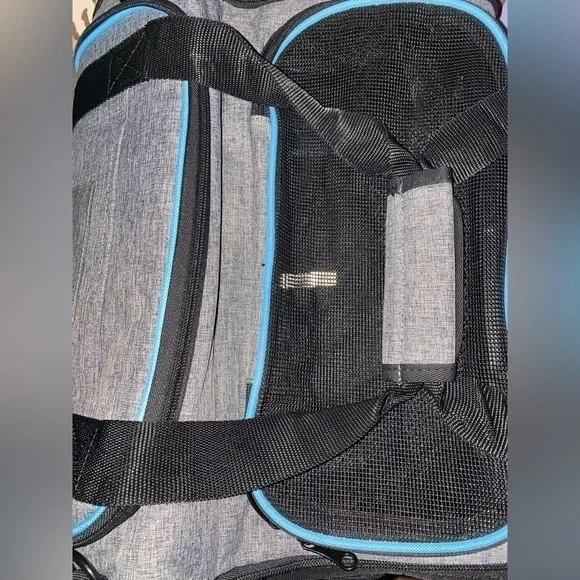 Pet Carrier‎